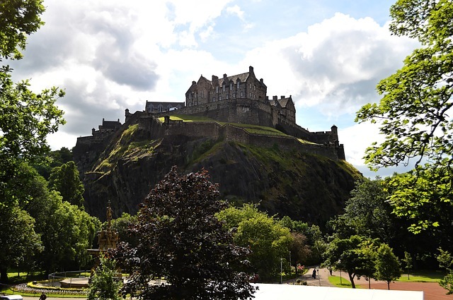 Travelodge near Edinburgh Castle: