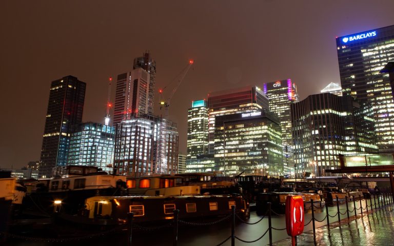 Best Apartments & Hotels near Canary Wharf Shopping Centre
