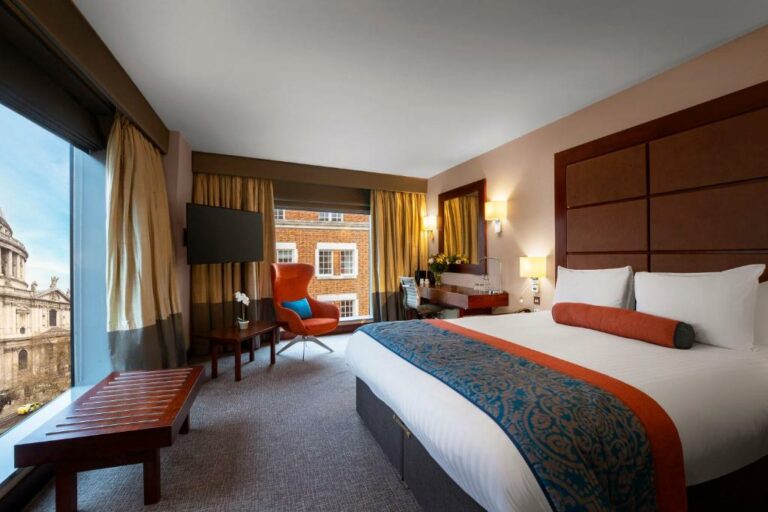 Top Hotels near St Paul’s Cathedral in London