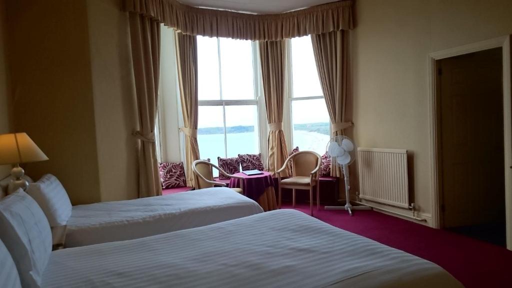 18+ Top Tenby Hotels with Sea Views 