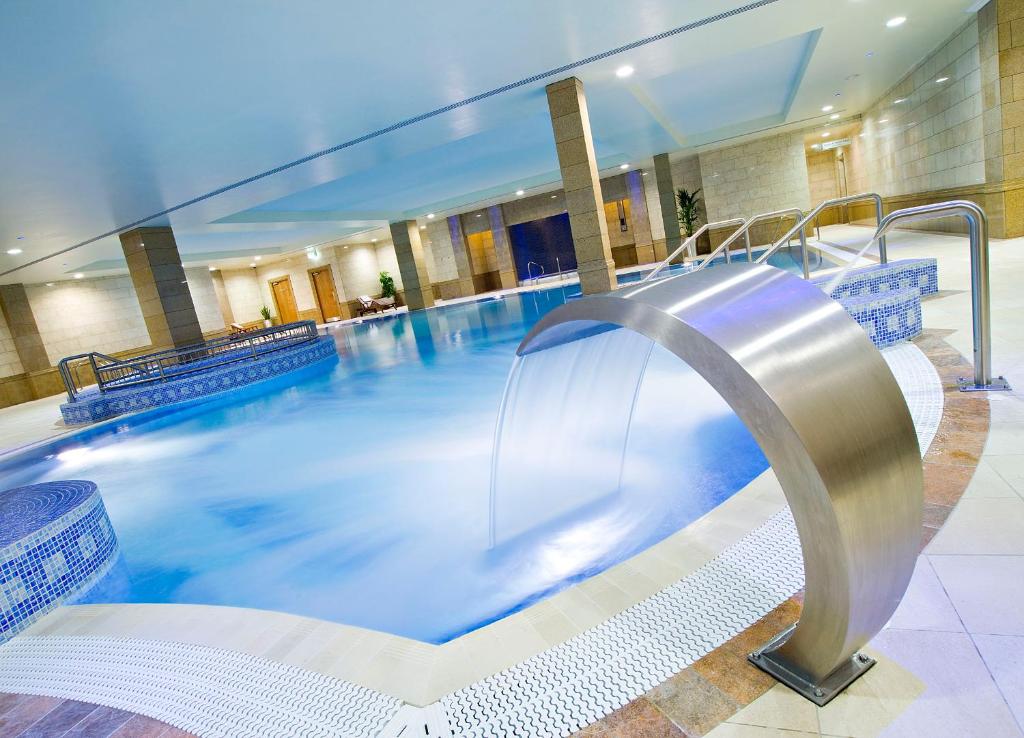 Hotels near Dublin Airport with Swimming Pool