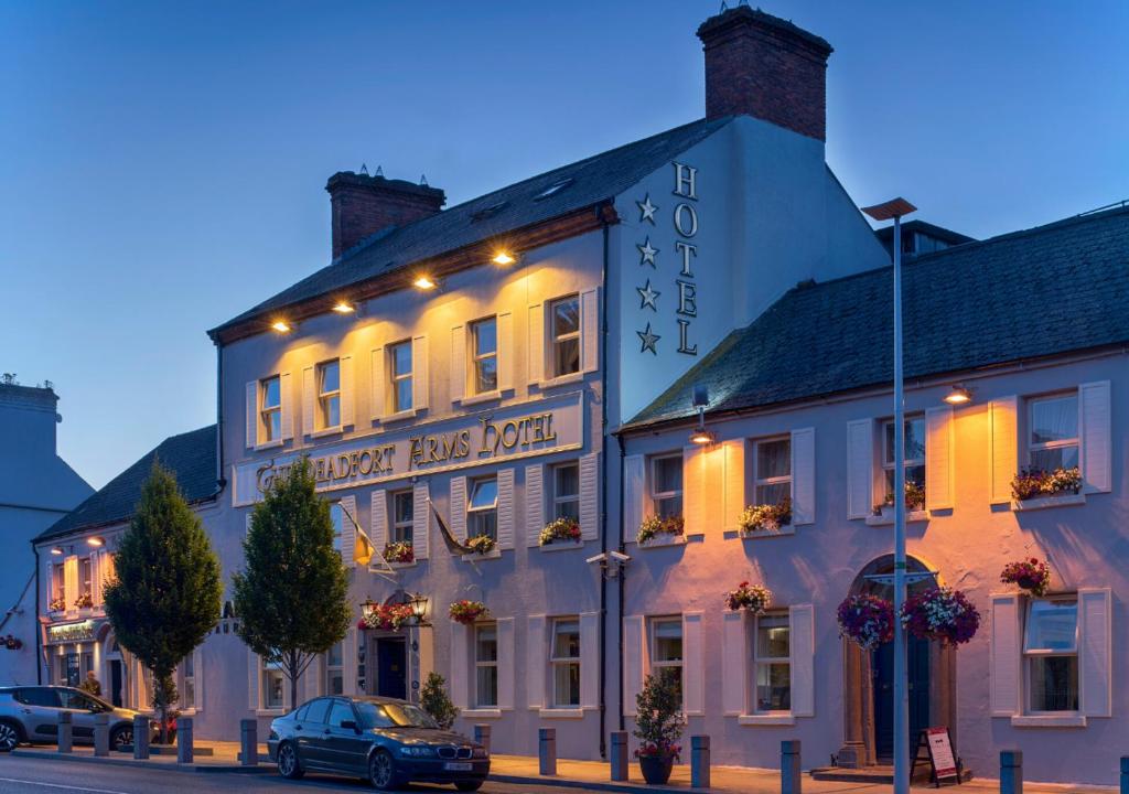 Hotels near Robertstown Castle