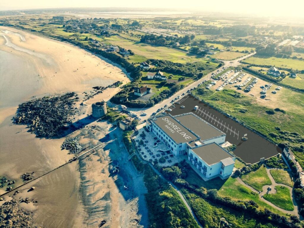 Shoreline Hotel