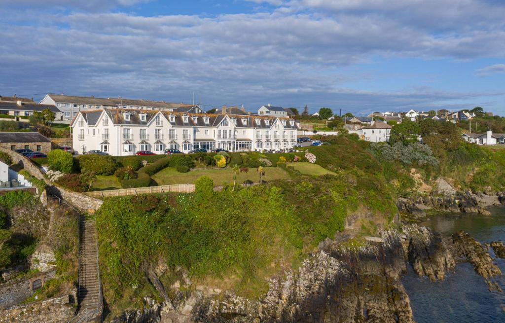 Hotels near Ballycotton Cliff Walk