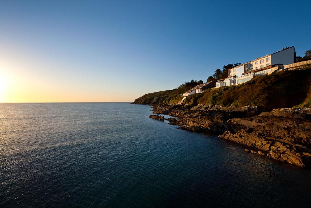 Hotels near Ardmore Cliff Walk