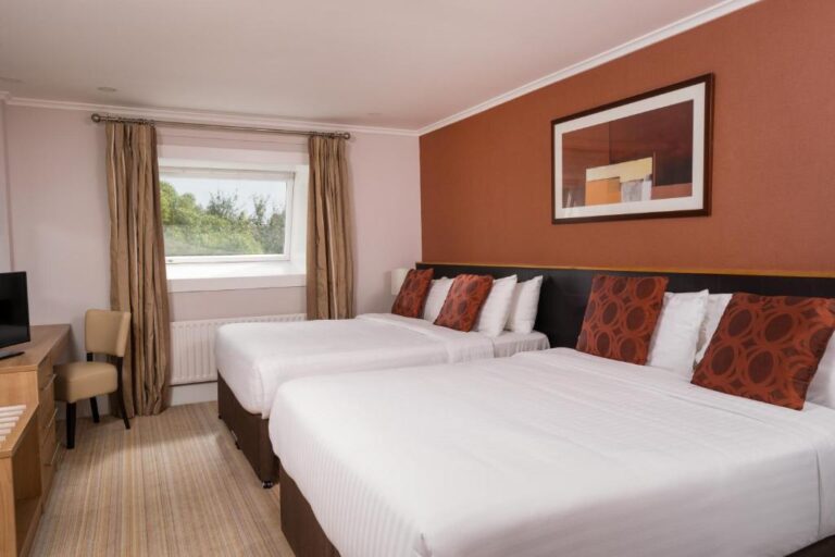 Strangford Arms Hotel
