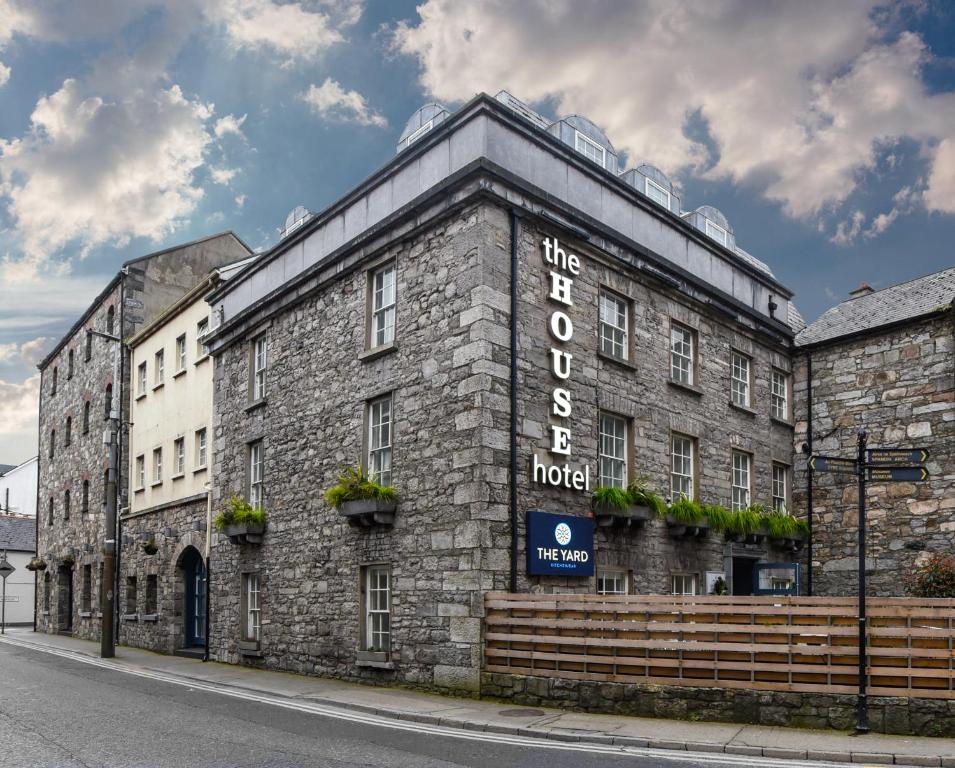 Hotels near Galway City Museum