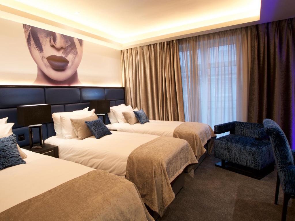 Hotels near The Latin Quarter