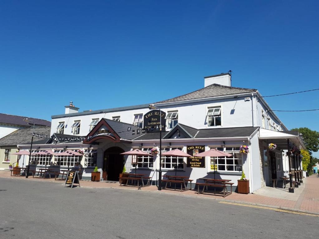 Hotels near Caherconnell Stone Fort & Sheepdog Demonstrations