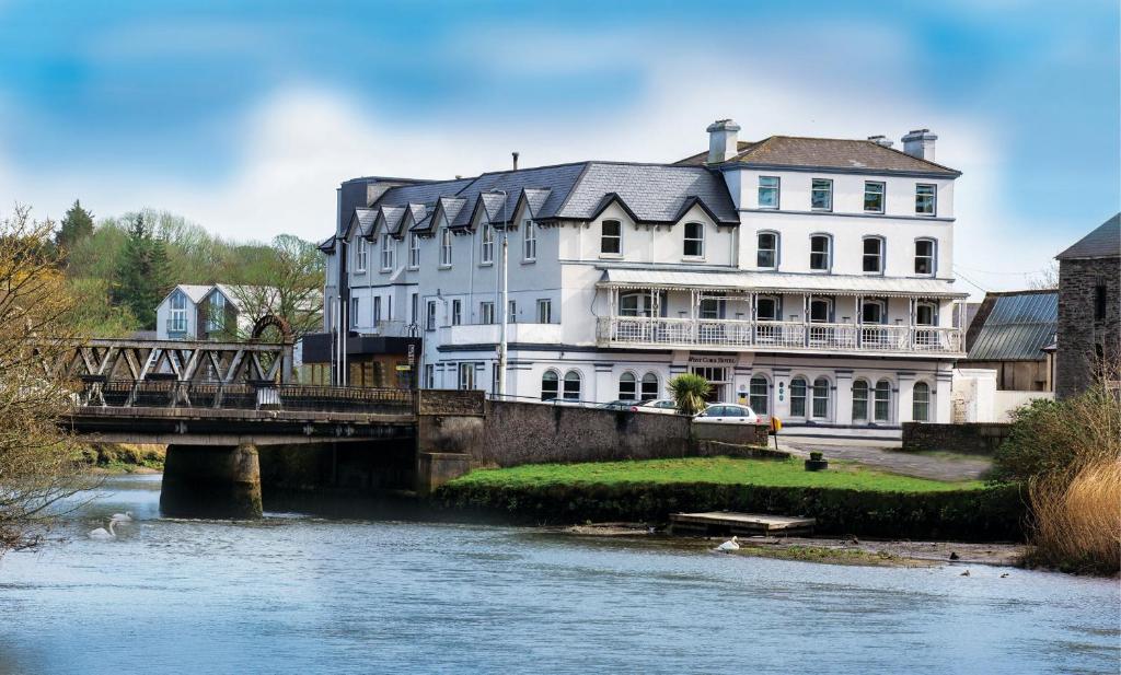 Hotels near Skibbereen (West Cork Arts Centre, Skibbereen Heritage Centre)