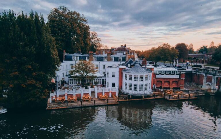 The Mitre, Hampton Court